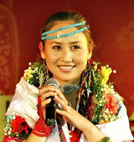 玉树歌手央金兰泽