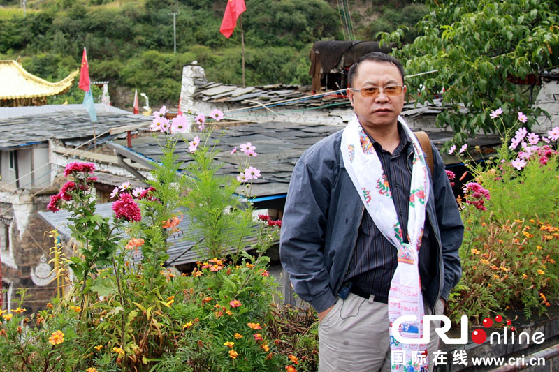 长篇小说《天路尖兵》作者贺贵成。 长篇小说《天路尖兵》作者贺贵成。